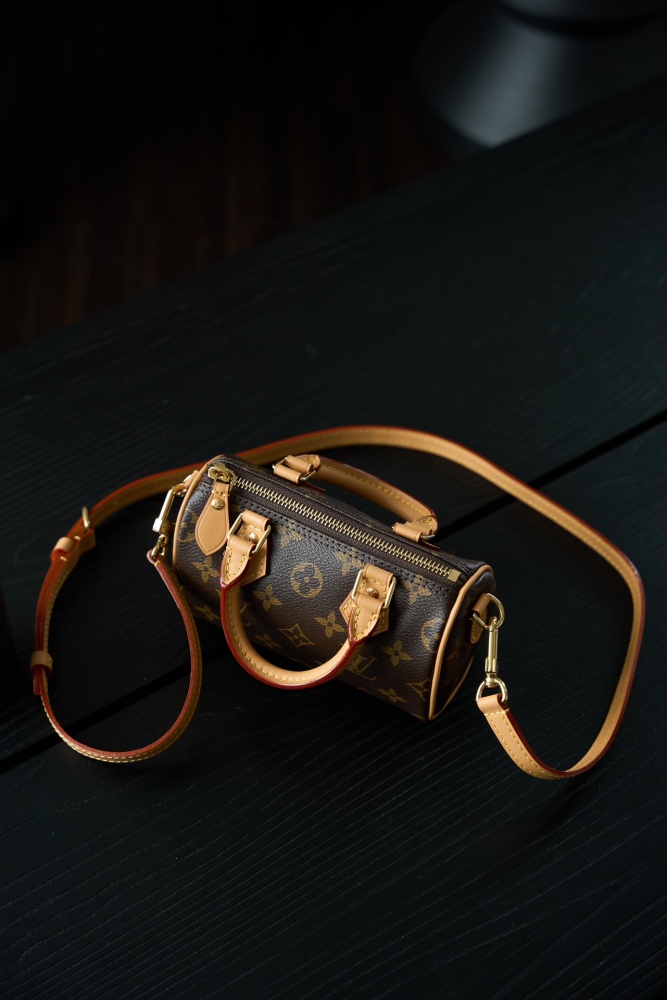 LV Logo特寫 LV M81085 SPEEDY 小號手袋 頂級復刻