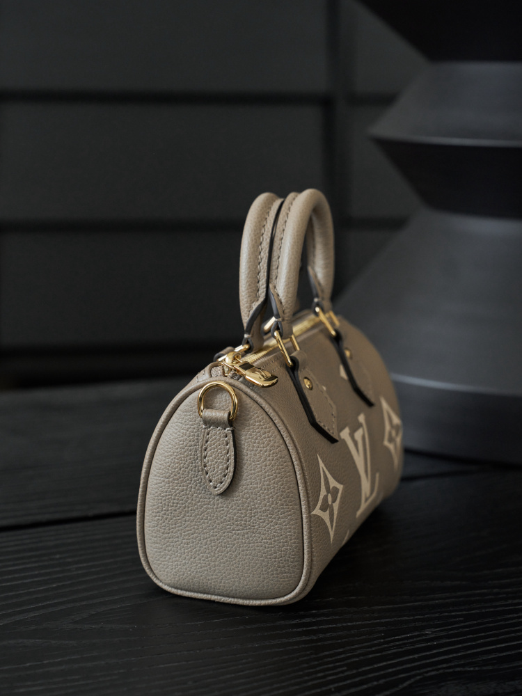 LV Logo特寫 LV M82890 SPEEDY 手袋 頂級復刻
