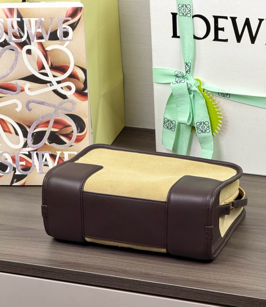 肩帶/手把細節 LOEWE小號柔軟牛皮革 Amazona 180 手袋 頂級復刻