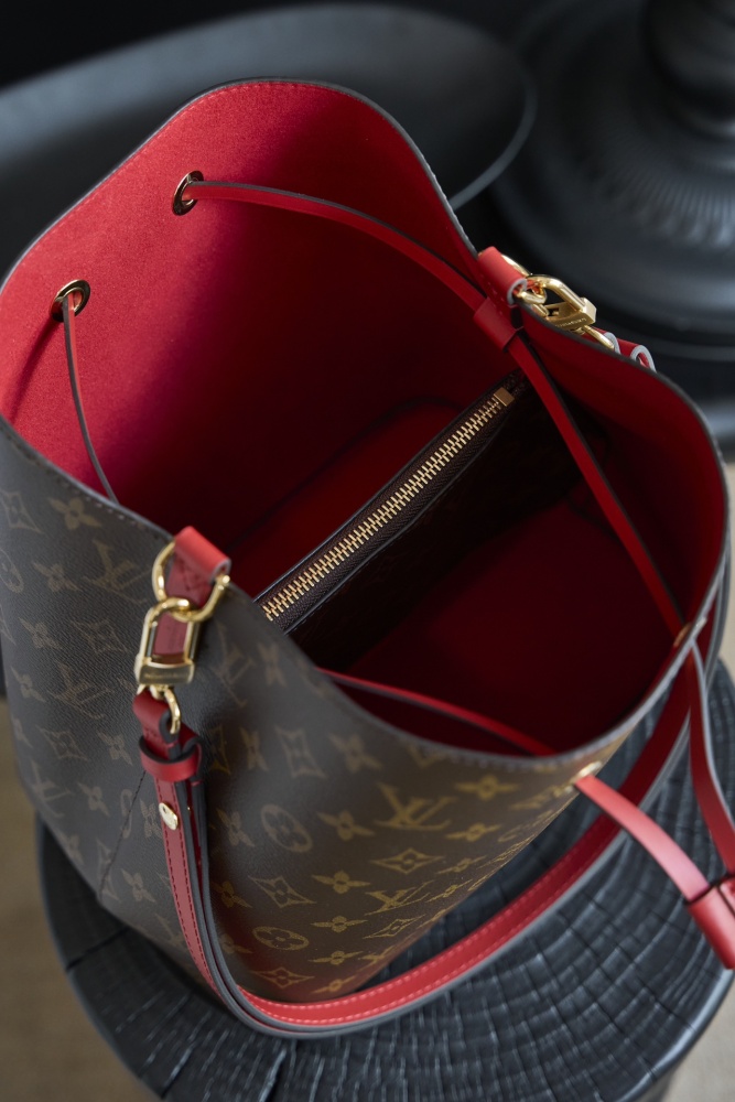 肩帶/手把細節 LV M44021 中號手袋 頂級復刻