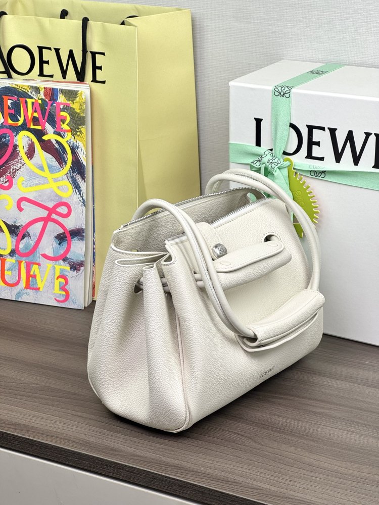 搭配示範 LOEWE手袋 頂級復刻