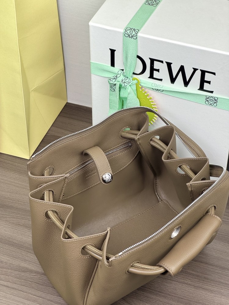 搭配示範 LOEWE手袋 頂級復刻