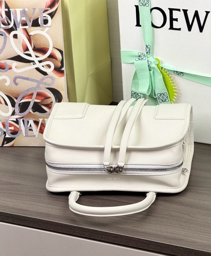 搭配示範 LOEWE手袋 頂級復刻
