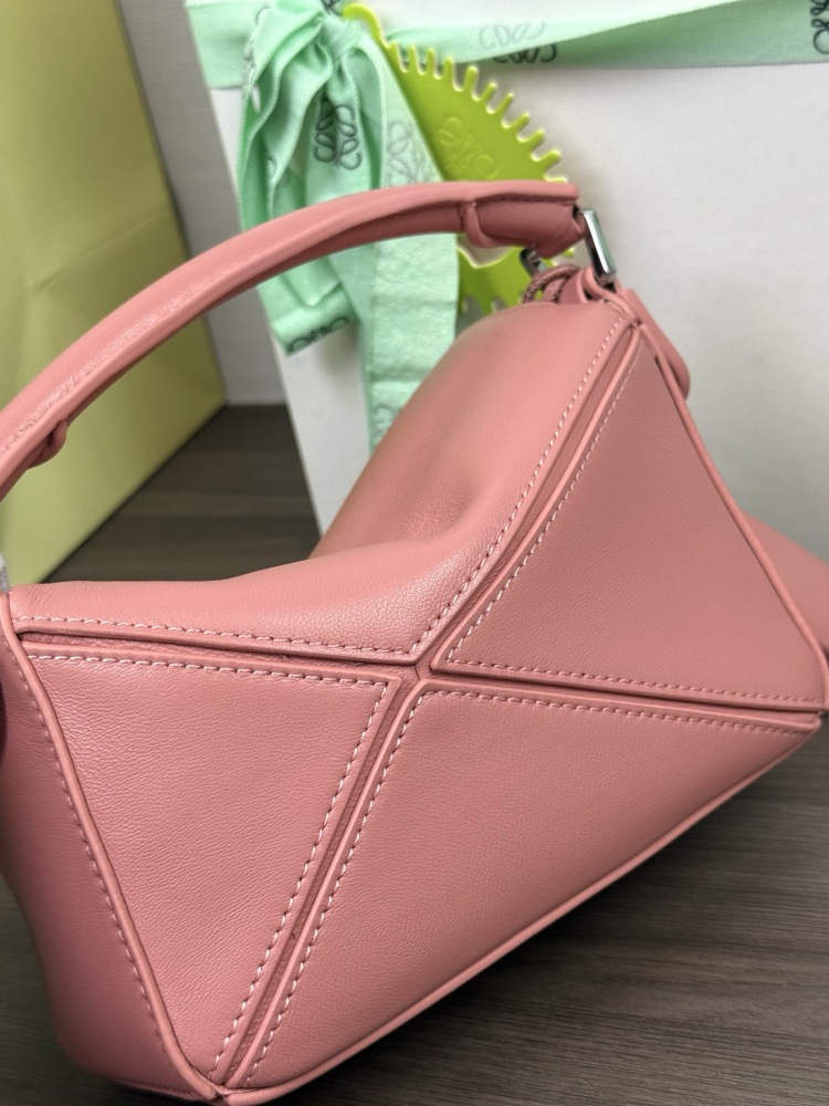 搭配示範 LOEWE手袋 頂級復刻