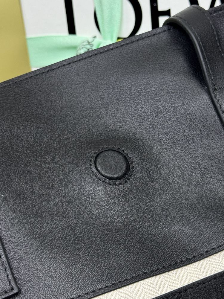 搭配示範 LOEWE手袋 頂級復刻