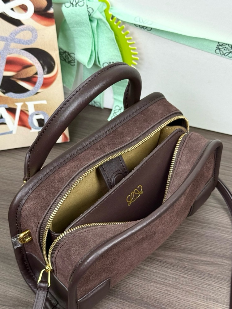LOEWEMini 柔軟麂皮 Amazona 180 手袋第1角度展示 頂級復刻品質