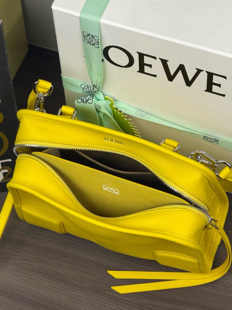 LOEWE小號柔軟牛皮革 Amazona 180 手袋第1角度展示 頂級復刻品質