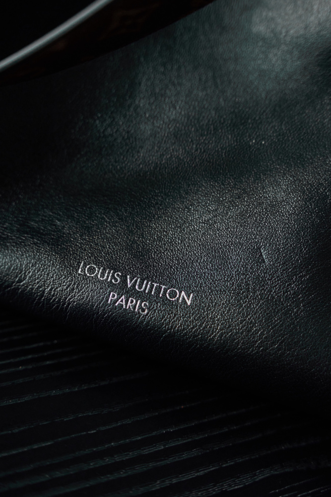 肩帶/手把細節 LV M25143 CARRYALL 中號手袋 頂級復刻