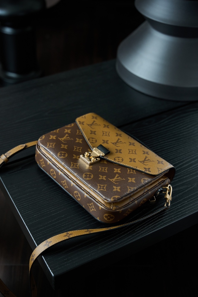 LV M44876 POCHETTE 手袋第1角度展示 頂級復刻品質