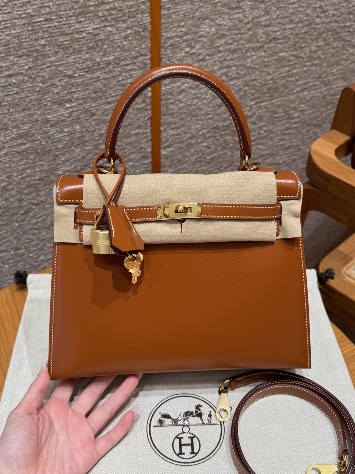 愛馬仕 Kelly 25 金棕色 Sellier 正面