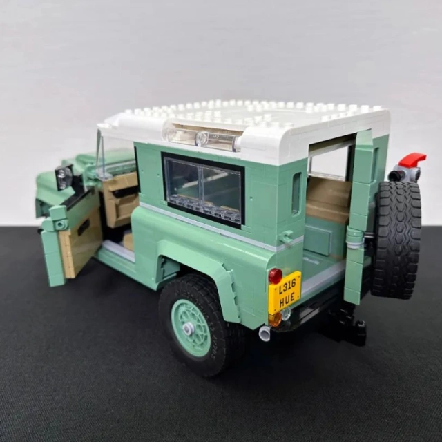 Land Rover Defender 90 Technic Custom 10317