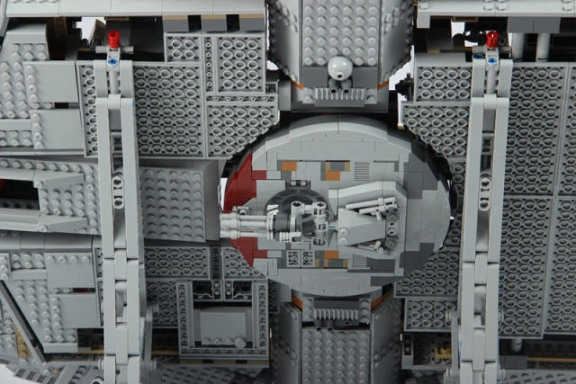 Millennium Falcon Star Wars Movie & Games Custom 75192