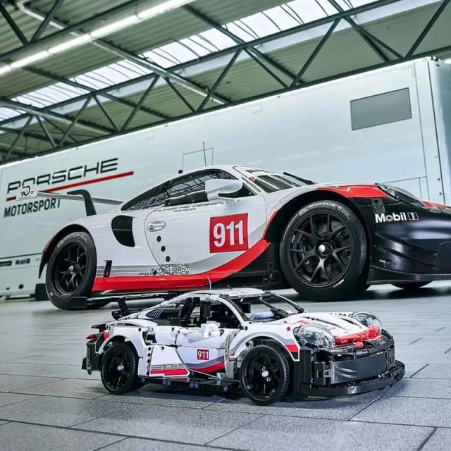 Porsche 911 RSR Technic compatible 42096
