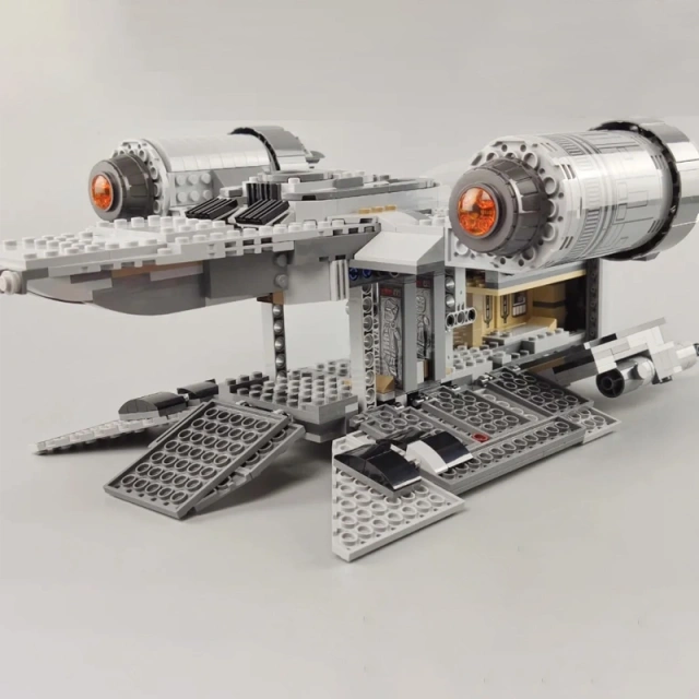 The Razor Crest Star Wars Movie & Games 75292