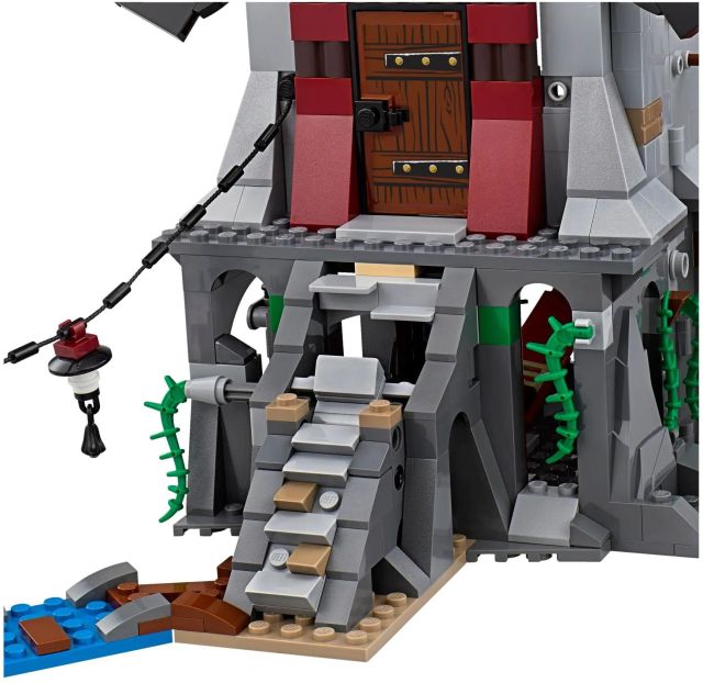 The Lighthouse Siege Ninjago 70594