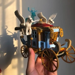 Beauxbatons' Carriage: Arrival at Hogwarts Movie & Game 75958
