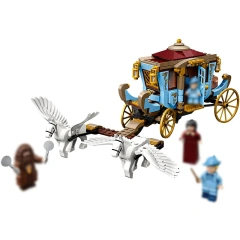 Beauxbatons' Carriage: Arrival at Hogwarts Movie & Game 75958