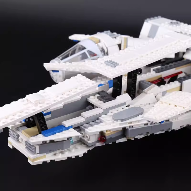 Kessel Run Millennium Falcon Star Wars Movie & Games 75212