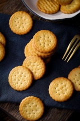 Japanese style small round cake