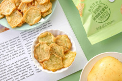 Yogurt onion flavored potato chips