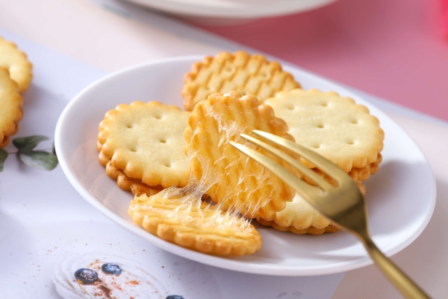 Salted egg yolk malt biscuits