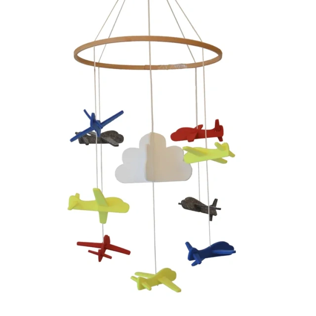 أحدث ألعاب معلقة على شكل سحابة طائرة من السماء العالمية، سرير أطفال متحرك مصنوع من اللباد