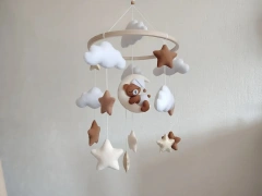 منتجات أطفال جديدة فاخرة ديكور معلق ألعاب مصنوعة يدويًا حضانة أطفال موسيقية فتاة من اللباد دب محشو ألعاب أطفال متحركة