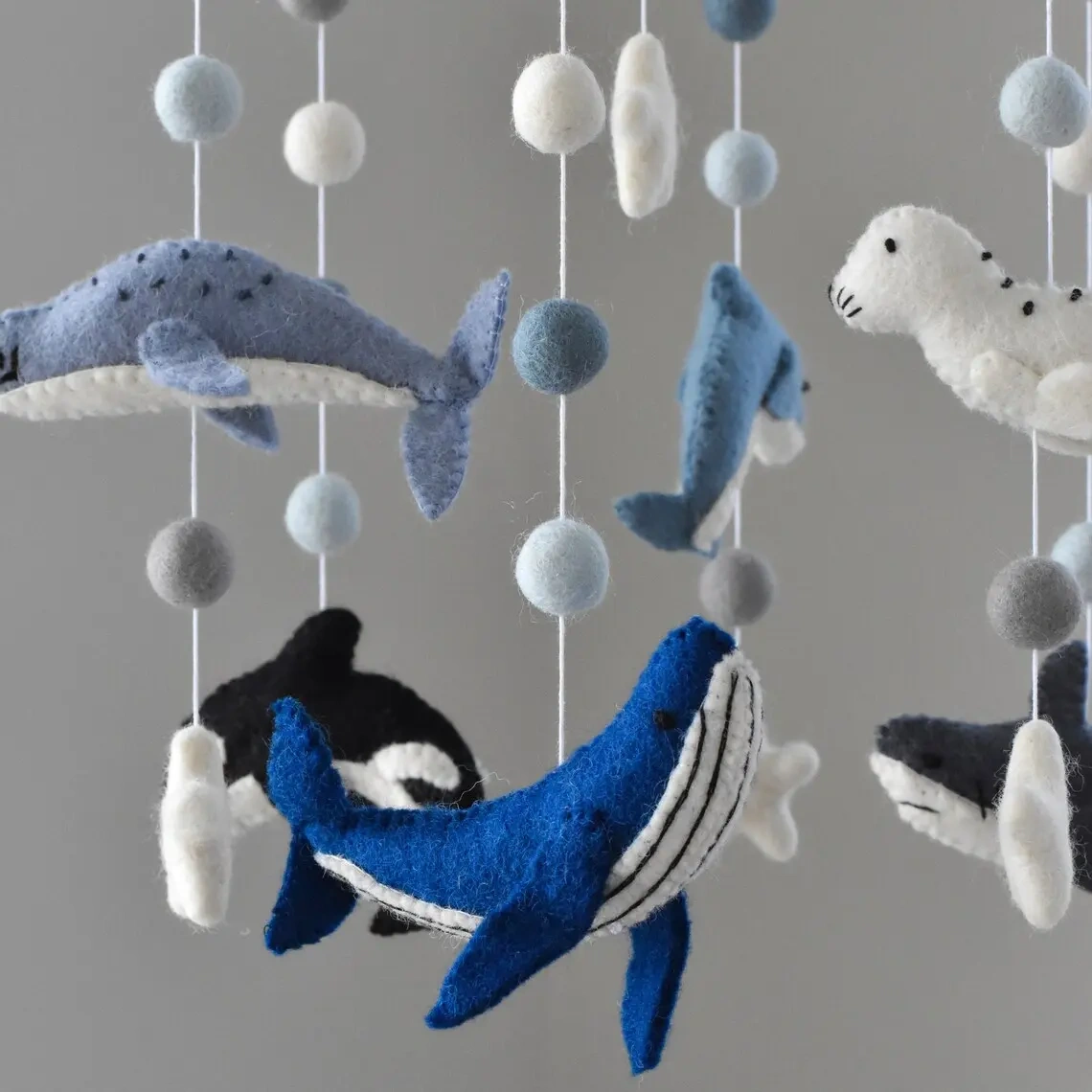 Neutral seal dolphin narwhal whale bebe nursery decor ocean animals musical felt ball baby mobiles for baby cot