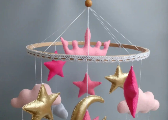 منتجات أطفال مصنوعة يدويًا من اللباد باللون الوردي الذهبي لأطفال حديثي الولادة على شكل أميرة، صندوق موسيقى ناعم للأطفال، محمول