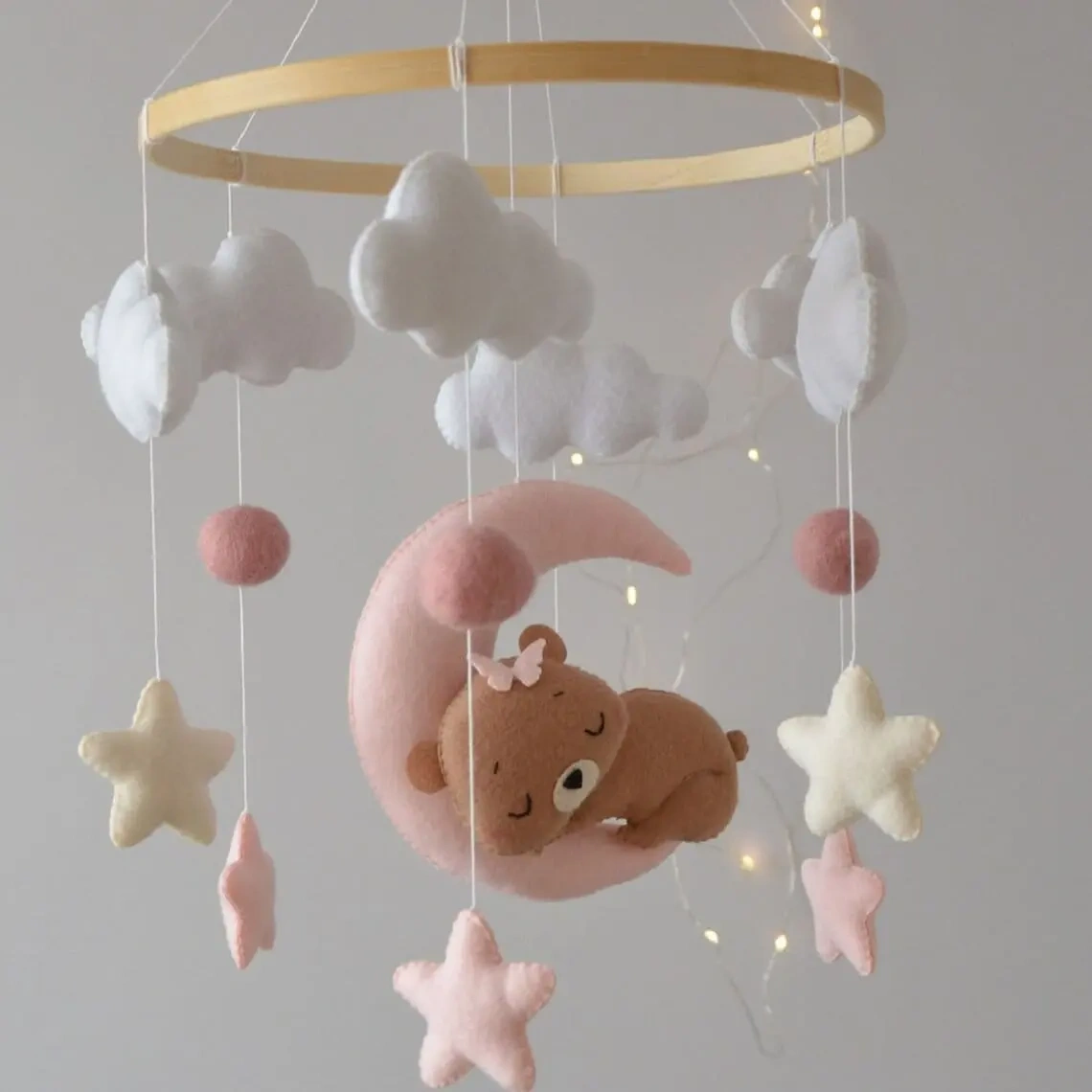 Low MOQ CPC CE handmade sleepy bear plush soft hanging toys safari musical nursery holz cot felt crib quran baby mobiles for boy
