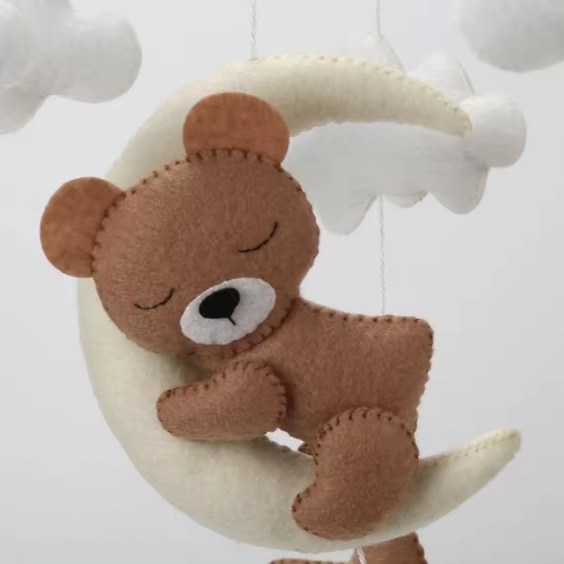 CE CPC baby products stuffed sleepybear hanging wool ball soft toys wooden cot crib quran musical felt baby mobiles with frame
