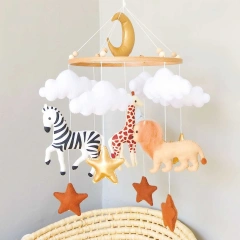 Móvil de fieltro para cuna de bebé con diseño de animales de safari, león y cebra