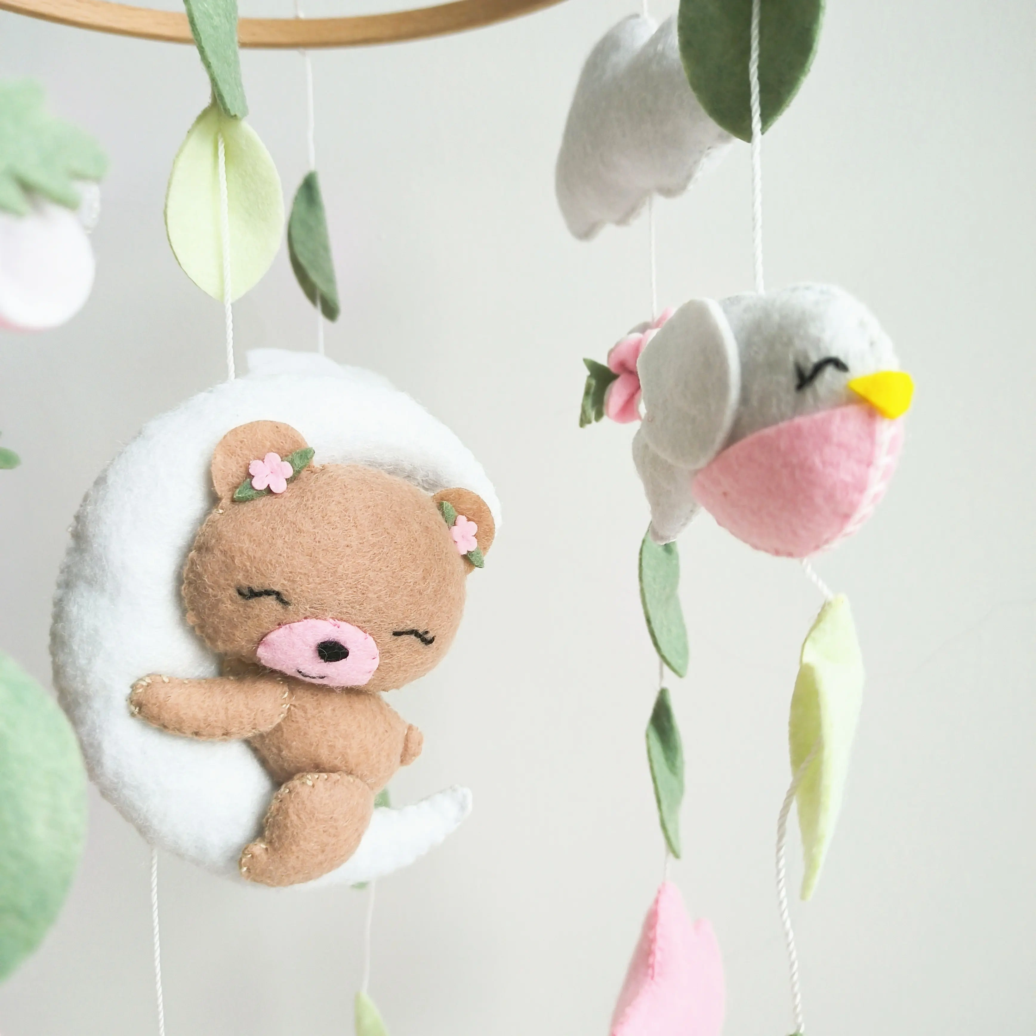 Full customization pure handwork hanging nursery wooden hoops finished sewing birds pink teddy bear baby mobile