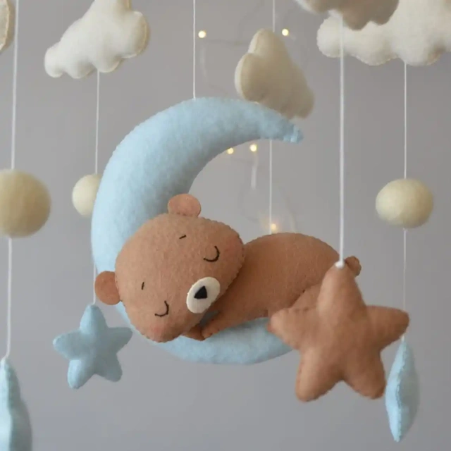 ألعاب أطفال معلقة ناعمة على شكل دب نائم مصنوعة يدويًا من CPC CE، سرير أطفال موسيقي من خشب السفاري، سرير أطفال مصنوع من اللباد، القرآن الكريم، ألعاب أطفال متحركة بإطار