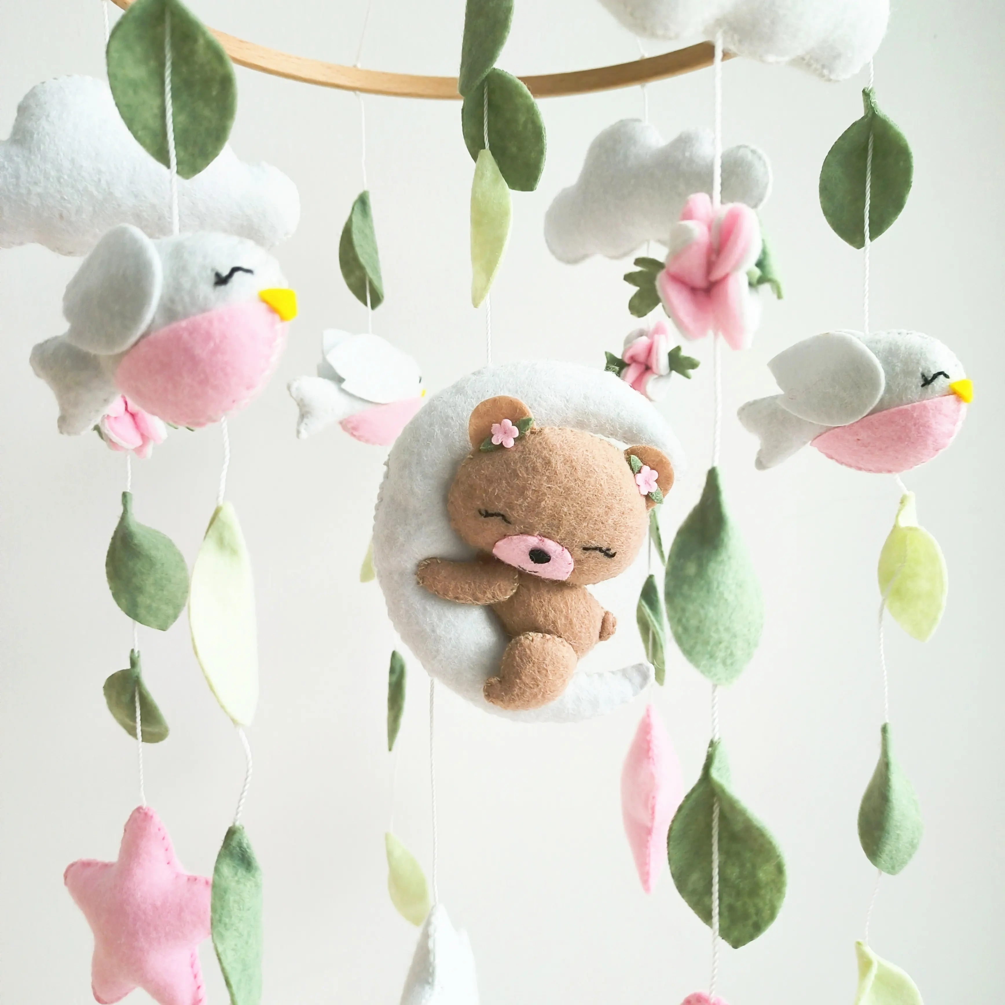 CE CPC hot selling 2023 stuffed sleepy bear bird hanging wool ball soft toys wooden crib felt quran baby mobiles for girls