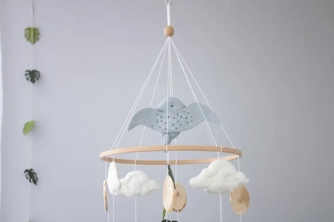 CE CPC baby products handmade stuffed dinosaur hanging wool ball soft toys wooden frame musical crib cot quran felt baby mobiles
