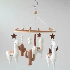 Petite boîte non toxique MOQ, emballage, couture à la main, jouets doux suspendus, animaux en peluche, lama et cactus, berceau, mobile pour bébé