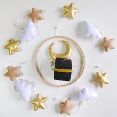 سرير أطفال من اللباد بتصميم بوهو مع مكعب قرآني إسلامي على شكل الكعبة، سرير أطفال متحرك معلق به ألعاب