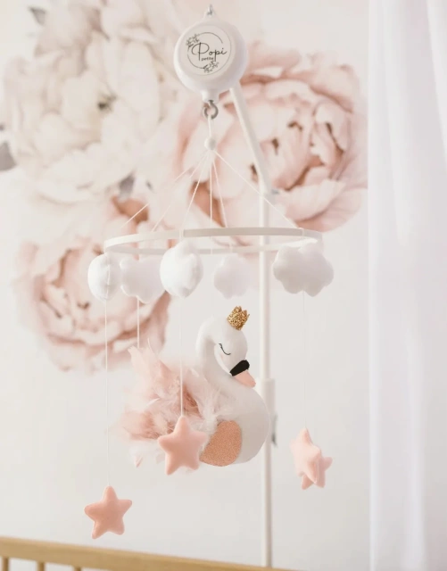 Mobile suspendu en feutre pour berceau de bébé avec cygne, nuage, étoile