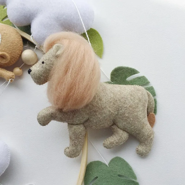 حشو يدوي الصنع من مادة اللباد RPET حيوانات السفاري حضانة سرير أطفال متحرك