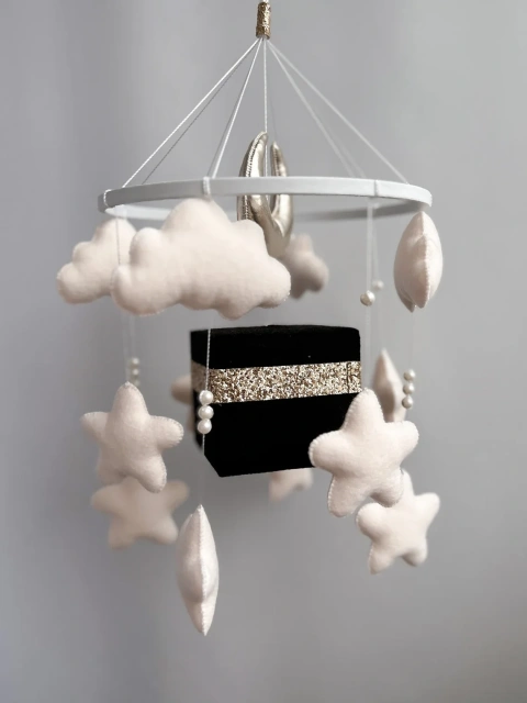 ألعاب أطفال ديكور غرفة الأطفال تعليق على الحائط من اللباد القمر النجوم الموسيقى الكعبة القرآن الكريم سرير أطفال متحرك من اللباد