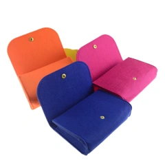 Trousse à maquillage en feutre Progift Fashion avec fermeture à bouton et rabat à soufflet