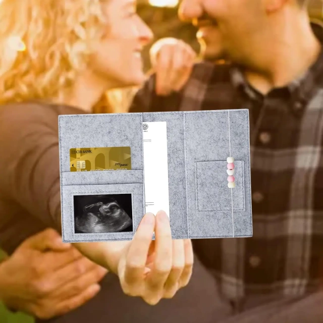 حقيبة حمل مخصصة من اللباد الرمادي بألوان قوس قزح للأم الحامل