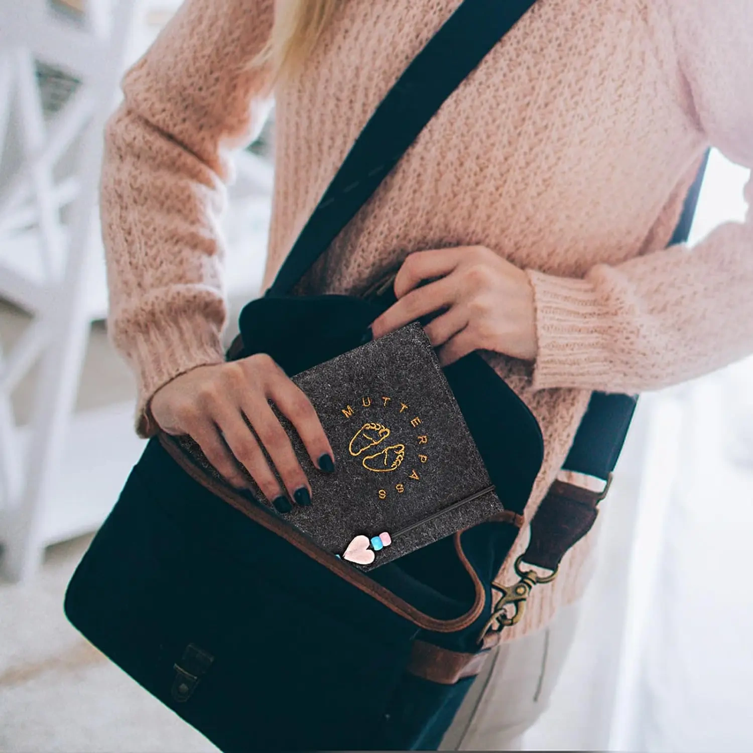 wholesale portable travel family women document polyester felt mother pass organizer, custom passport holder
