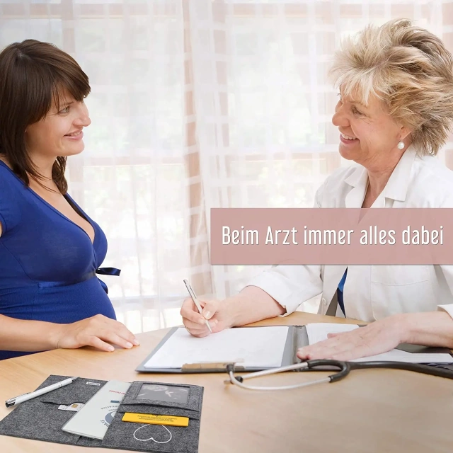 Custom Logo Beige Felt Mutterpass Cover with Silicone Beads