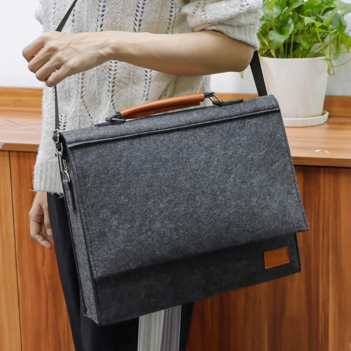 15 Inch Computer Protective Laptop Case with Small Felt Accessory Bag Felt Laptop Tablet Carrying Sleeve