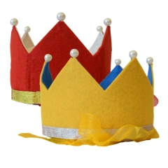 تاج عيد ميلاد للأطفال مصنوع من اللباد باللون الذهبي والأحمر والأبيض اللامع حسب الطلب
