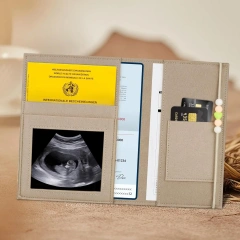 غطاء Mutterpass مصنوع من اللباد بلون قوس قزح بيج مخصص مع سلسلة مفاتيح