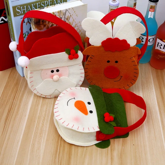Fournitures de décoration de Noël échantillon gratuit panier en feutre personnalisé père Noël bonhomme de neige mini sacs-cadeaux de friandises de Noël pour enfants