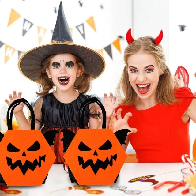 سلة حلوى الهالوين المصنوعة من اللباد على شكل يقطين مخيف للأطفال